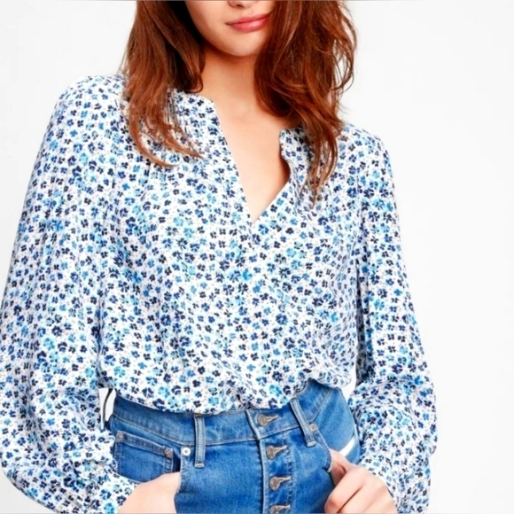GAP SIZE M BLUE FLORAL TOP  ZEN NECK BLOUSE SPRING SUMMER NWT - Picture 1 of 16